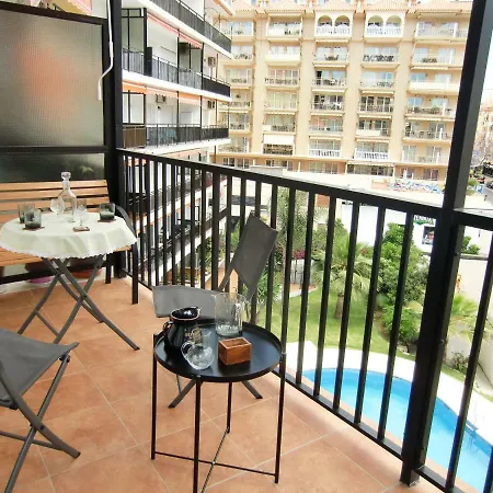 Playa Central: Piscina, Netflix Y Comodidades Playeras * Fuengirola