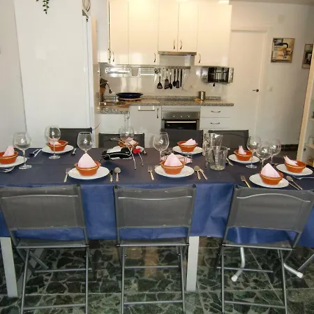 Con Piscina A 150 Metros Playa Netflix P Video Aire Acondicionado Calefaccion Toallas Y Sillas Playa Sombrilla 2 Terrazas Sobre Piscina Centro Ciudad 1 Smart Tv Por