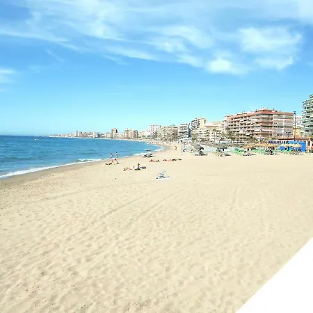 Playa Central: Piscina, Netflix Y Comodidades Playeras