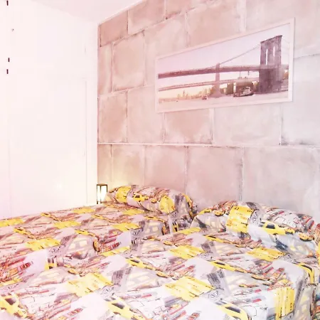 アパート Con Piscina A 150 Metros Playa Netflix P Video Aire Acondicionado Calefaccion Toallas Y Sillas Playa Sombrilla 2 Terrazas Sobre Piscina Centro Ciudad 1 Smart Tv Por フエンヒロラ