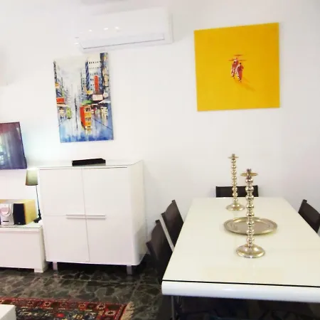 Apartamento Con Piscina A 150 Metros Playa Netflix P Video Aire Acondicionado Calefaccion Toallas Y Sillas Playa Sombrilla 2 Terrazas Sobre Piscina Centro Ciudad 1 Smart Tv Por *