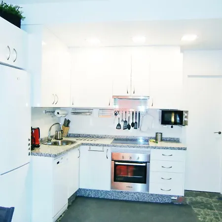 Con Piscina A 150 Metros Playa Netflix P Video Aire Acondicionado Calefaccion Toallas Y Sillas Playa Sombrilla 2 Terrazas Sobre Piscina Centro Ciudad 1 Smart Tv Por アパート *