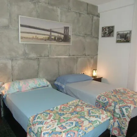 Playa Central: Piscina, Netflix Y Comodidades Playeras Fuengirola