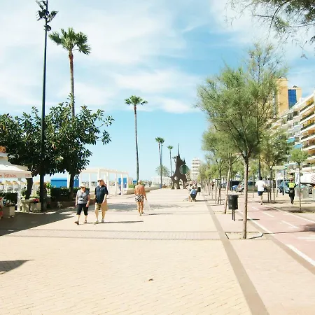 Con Piscina A 150 Metros Playa Netflix P Video Aire Acondicionado Calefaccion Toallas Y Sillas Playa Sombrilla 2 Terrazas Sobre Piscina Centro Ciudad 1 Smart Tv Por דירה
