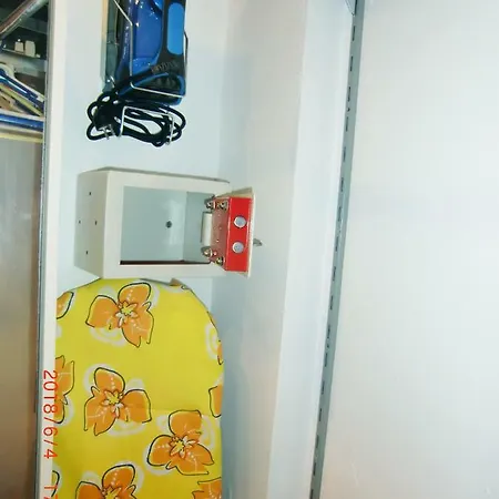 Con Piscina A 150 Metros Playa Netflix P Video Aire Acondicionado Calefaccion Toallas Y Sillas Playa Sombrilla 2 Terrazas Sobre Piscina Centro Ciudad 1 Smart Tv Por דירה פואנגירולה
