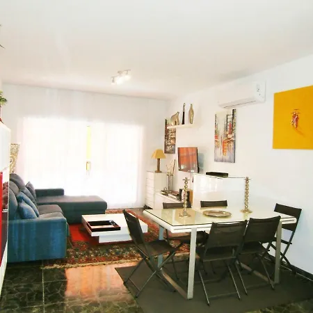 Con Piscina A 150 Metros Playa Netflix P Video Aire Acondicionado Calefaccion Toallas Y Sillas Playa Sombrilla 2 Terrazas Sobre Piscina Centro Ciudad 1 Smart Tv Por דירה פואנגירולה