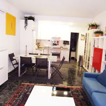 דירה Con Piscina A 150 Metros Playa Netflix P Video Aire Acondicionado Calefaccion Toallas Y Sillas Playa Sombrilla 2 Terrazas Sobre Piscina Centro Ciudad 1 Smart Tv Por *