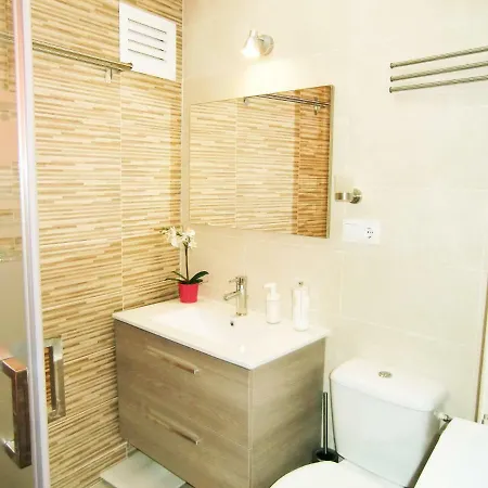 דירה Con Piscina A 150 Metros Playa Netflix P Video Aire Acondicionado Calefaccion Toallas Y Sillas Playa Sombrilla 2 Terrazas Sobre Piscina Centro Ciudad 1 Smart Tv Por *