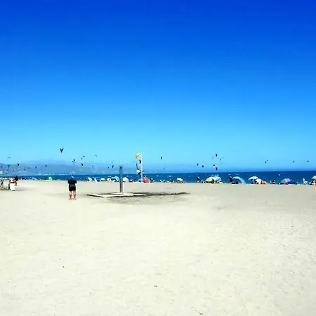 Con Piscina A 150 Metros Playa Netflix P Video Aire Acondicionado Calefaccion Toallas Y Sillas Playa Sombrilla 2 Terrazas Sobre Piscina Centro Ciudad 1 Smart Tv Por דירה פואנגירולה
