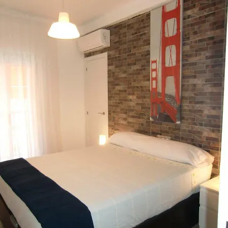 Playa Central: Piscina, Netflix Y Comodidades Playeras Fuengirola