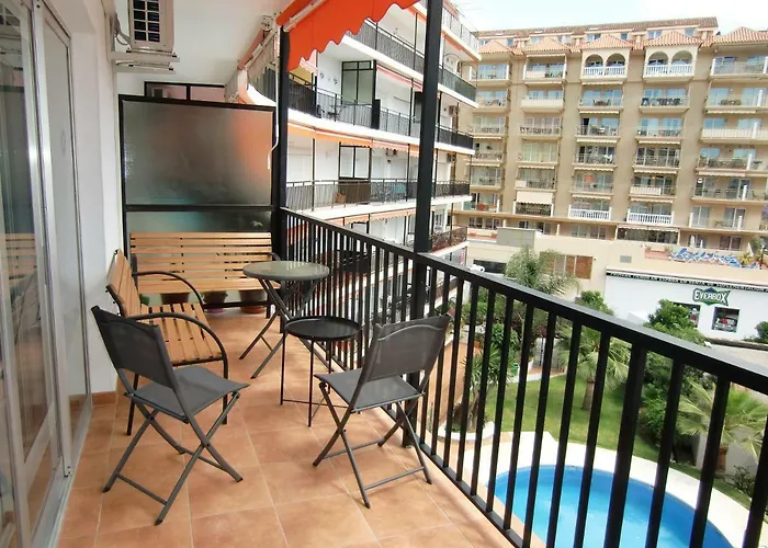 Lägenhet Con Piscina A 150 Metros Playa Netflix P Video Aire Acondicionado Calefaccion Toallas Y Sillas Playa Sombrilla 2 Terrazas Sobre Piscina Centro Ciudad 1 Smart Tv Por