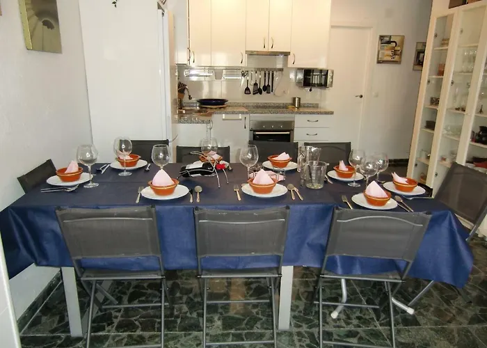 Con Piscina A 150 Metros Playa Netflix P Video Aire Acondicionado Calefaccion Toallas Y Sillas Playa Sombrilla 2 Terrazas Sobre Piscina Centro Ciudad 1 Smart Tv Por