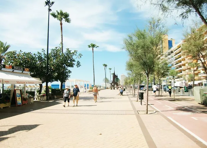 Con Piscina A 150 Metros Playa Netflix P Video Aire Acondicionado Calefaccion Toallas Y Sillas Playa Sombrilla 2 Terrazas Sobre Piscina Centro Ciudad 1 Smart Tv Por Apartamento