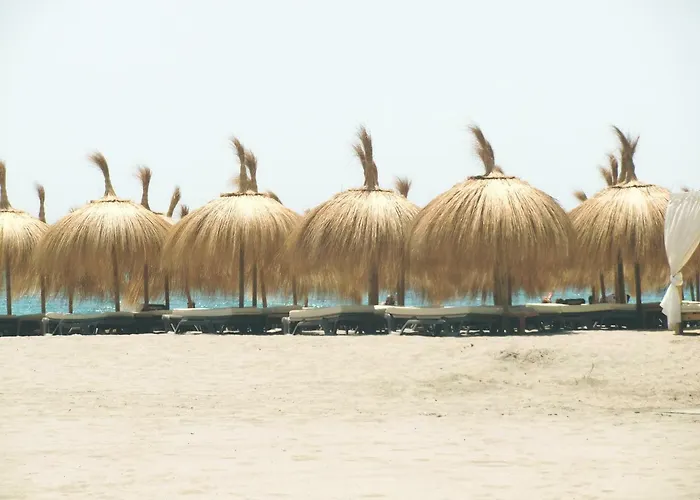 Lägenhet Con Piscina A 150 Metros Playa Netflix P Video Aire Acondicionado Calefaccion Toallas Y Sillas Playa Sombrilla 2 Terrazas Sobre Piscina Centro Ciudad 1 Smart Tv Por