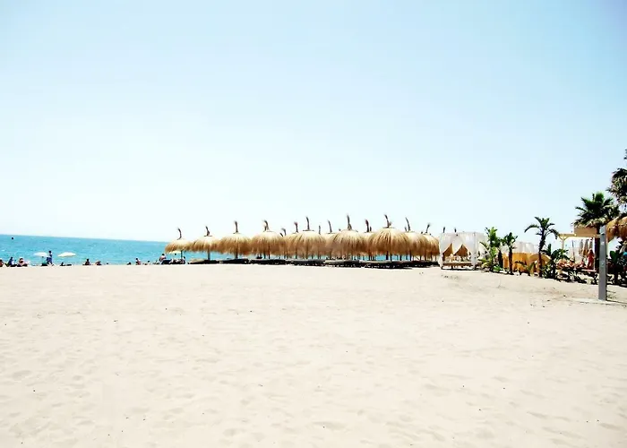 Con Piscina A 150 Metros Playa Netflix P Video Aire Acondicionado Calefaccion Toallas Y Sillas Playa Sombrilla 2 Terrazas Sobre Piscina Centro Ciudad 1 Smart Tv Por Fuengirola