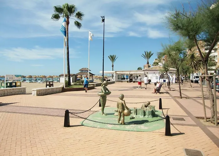 Appartement Con Piscina A 150 Metros Playa Netflix P Video Aire Acondicionado Calefaccion Toallas Y Sillas Playa Sombrilla 2 Terrazas Sobre Piscina Centro Ciudad 1 Smart Tv Por Fuengirola