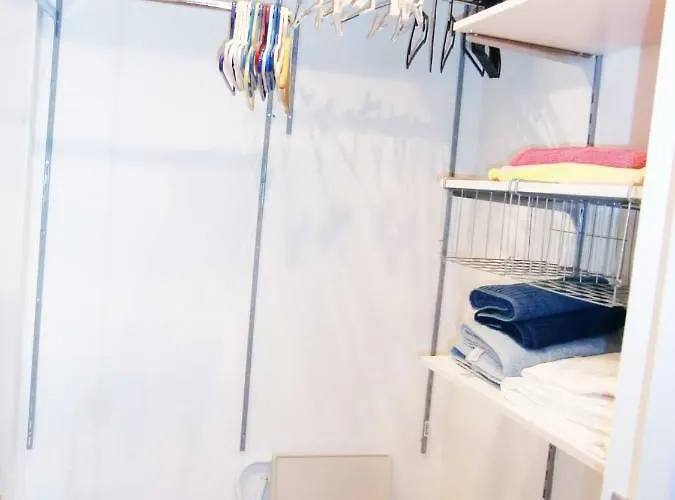 Con Piscina A 150 Metros Playa Netflix P Video Aire Acondicionado Calefaccion Toallas Y Sillas Playa Sombrilla 2 Terrazas Sobre Piscina Centro Ciudad 1 Smart Tv Por Apartamento Fuengirola