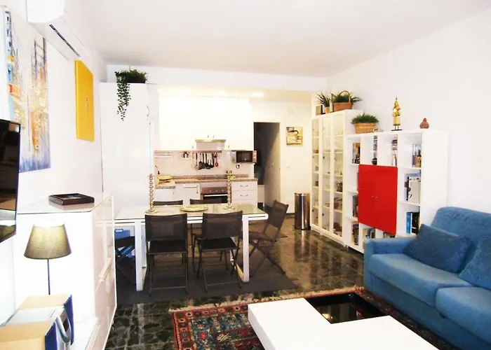 Con Piscina A 150 Metros Playa Netflix P Video Aire Acondicionado Calefaccion Toallas Y Sillas Playa Sombrilla 2 Terrazas Sobre Piscina Centro Ciudad 1 Smart Tv Por * Fuengirola