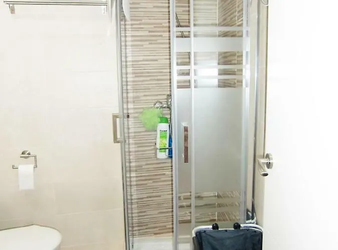 Con Piscina A 150 Metros Playa Netflix P Video Aire Acondicionado Calefaccion Toallas Y Sillas Playa Sombrilla 2 Terrazas Sobre Piscina Centro Ciudad 1 Smart Tv Por Apartamento *