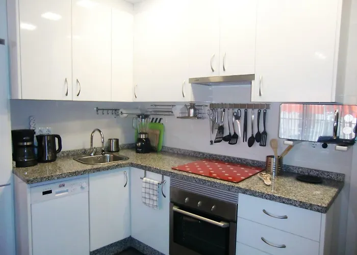 Apartamento Con Piscina A 150 Metros Playa Netflix P Video Aire Acondicionado Calefaccion Toallas Y Sillas Playa Sombrilla 2 Terrazas Sobre Piscina Centro Ciudad 1 Smart Tv Por *