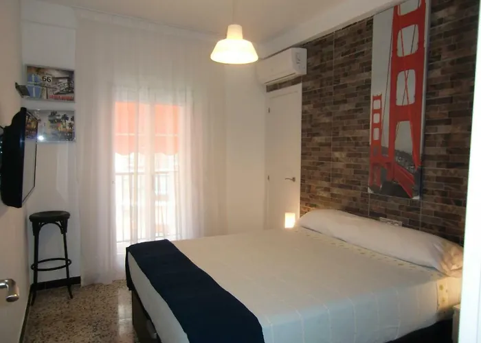 Con Piscina A 150 Metros Playa Netflix P Video Aire Acondicionado Calefaccion Toallas Y Sillas Playa Sombrilla 2 Terrazas Sobre Piscina Centro Ciudad 1 Smart Tv Por Apartamento Fuengirola