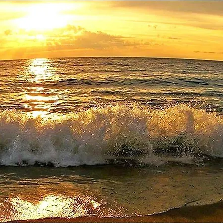 Con Piscina A 150 Metros Playa Netflix P Video Aire Acondicionado Calefaccion Toallas Y Sillas Playa Sombrilla 2 Terrazas Sobre Piscina Centro Ciudad 1 Smart Tv Por * Фуенхірола